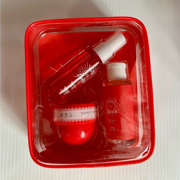 Ibiza Other - Ibiza Bath & Body Gift Set